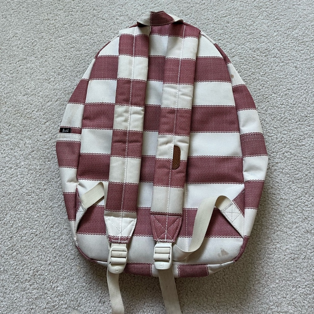 Herschel Backpack - Picture 2 of 3